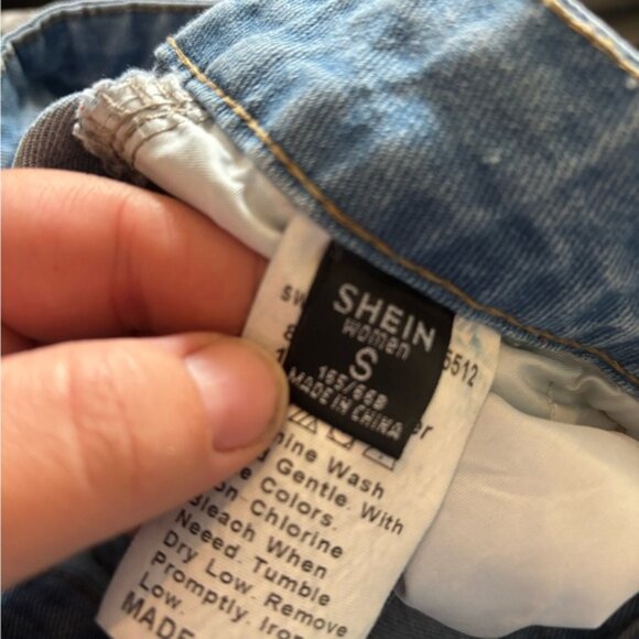 148.) SHEIN / Denim / Light Blue / Cargo Jeans - Picture 7 of 8